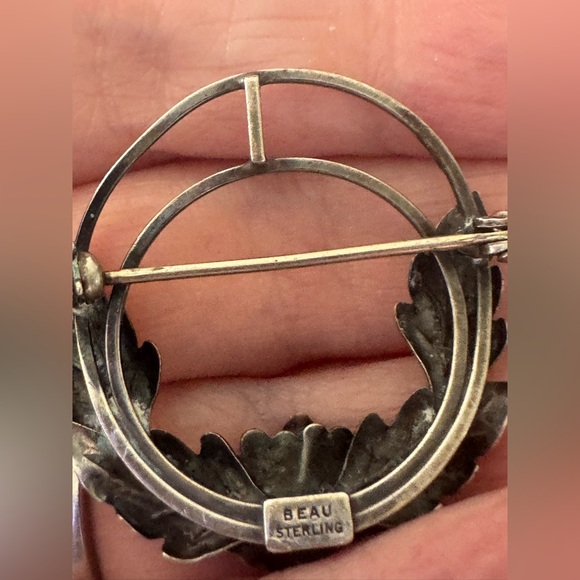 Set of 2 Vintage Beau Sterling Brooches and
sunshine Polishing Cloth - Picture 9 of 9